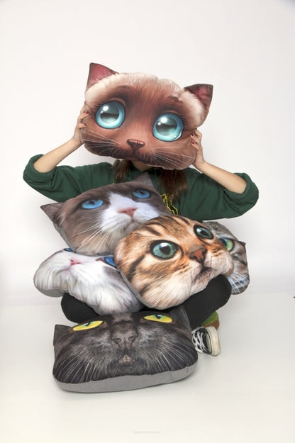 Leon Deko Cat-Shaped Pillow 30 x 45cm.